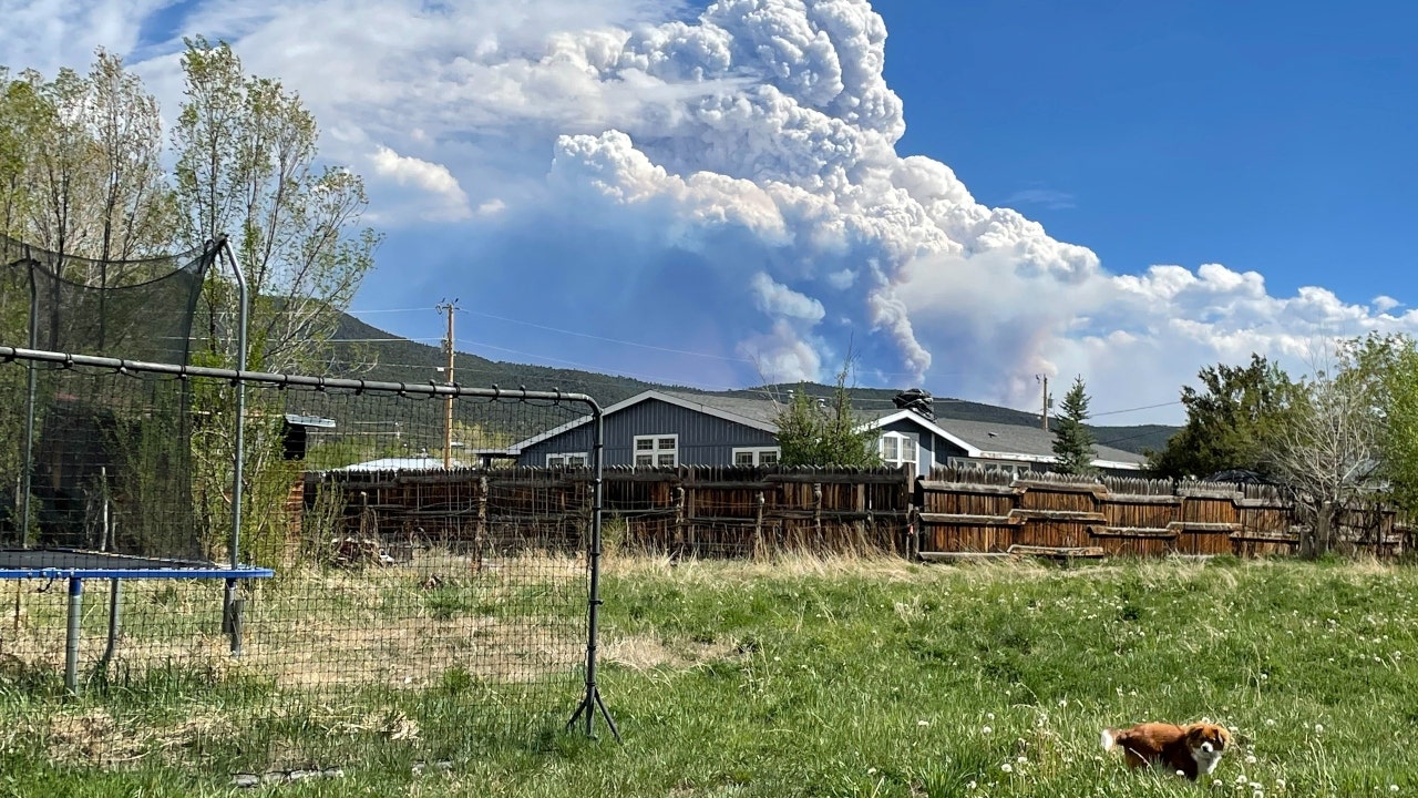 Western fires fueled by winds prompt evacuations, forest closures