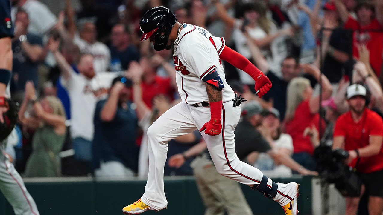 Orlando Arcia's tiebreaking single in 9th lifts Braves past Giants