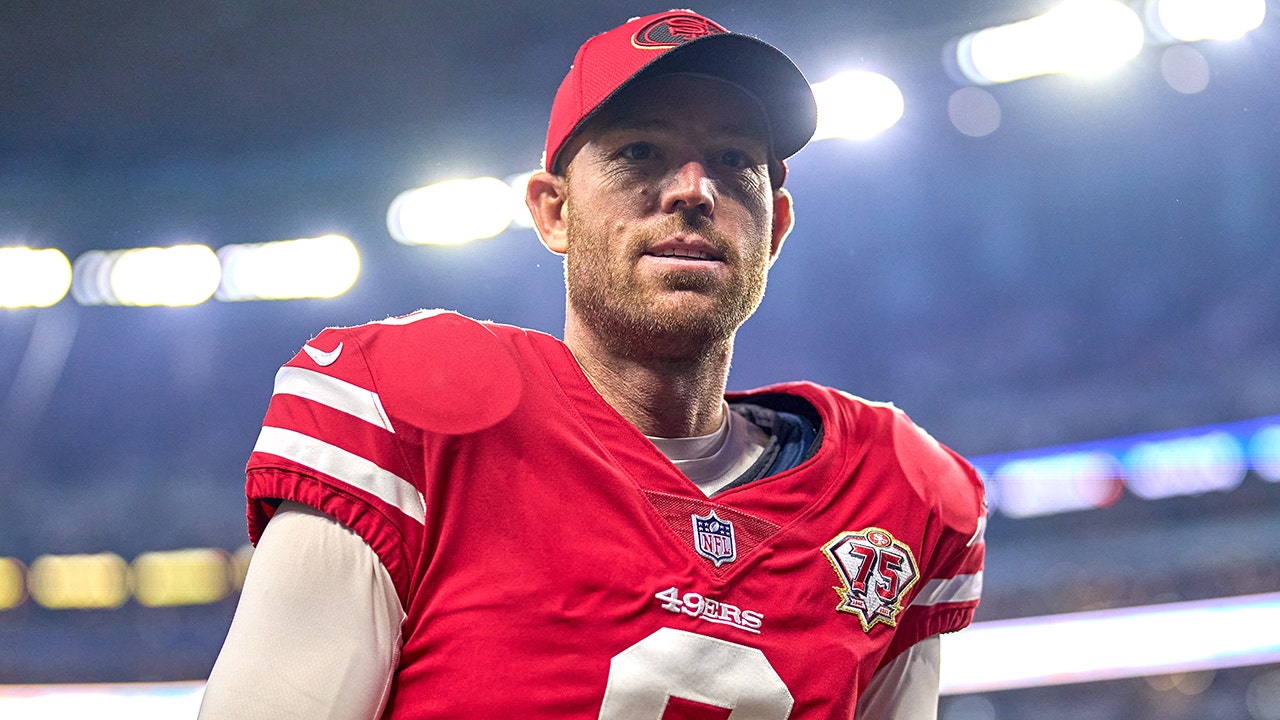 49ers kicker Robbie Gould takes a shot at Eagles’ Jalen Hurts, questions QB’s ability to throw
