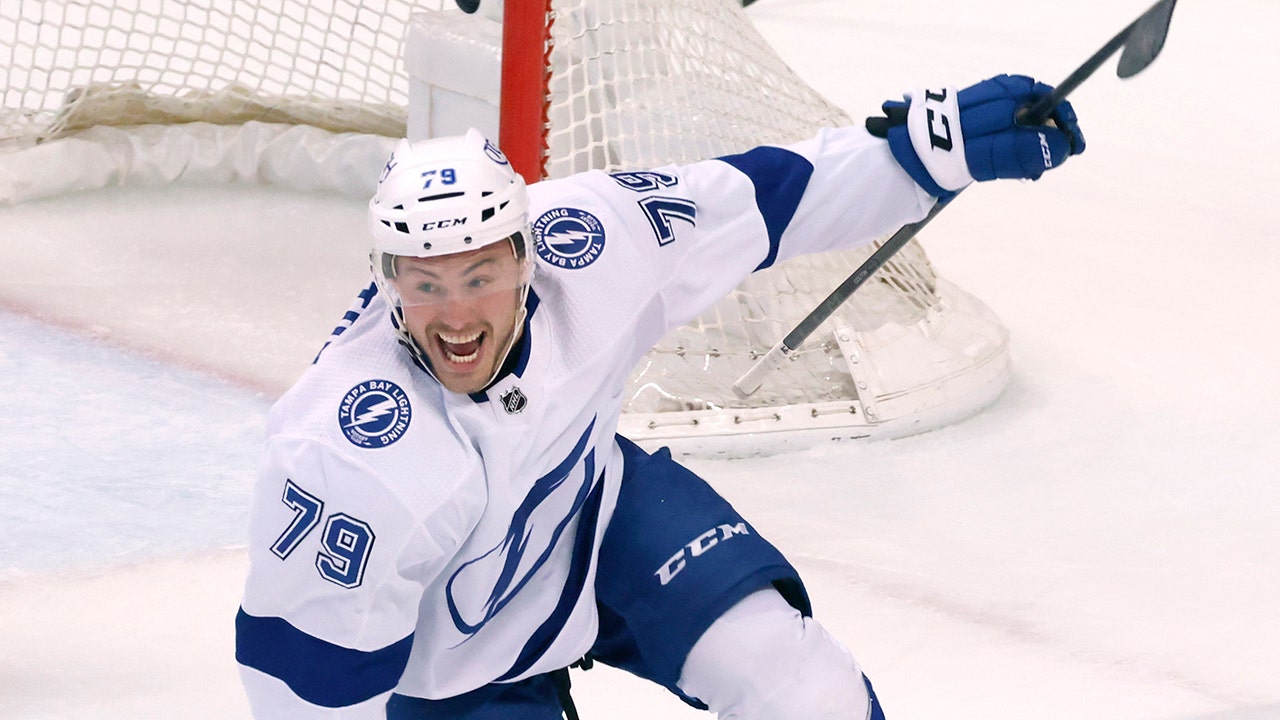 Lightning vs Panthers Game 2 score: Ross Colton’s goal in final seconds stuns Florida, NHL fans