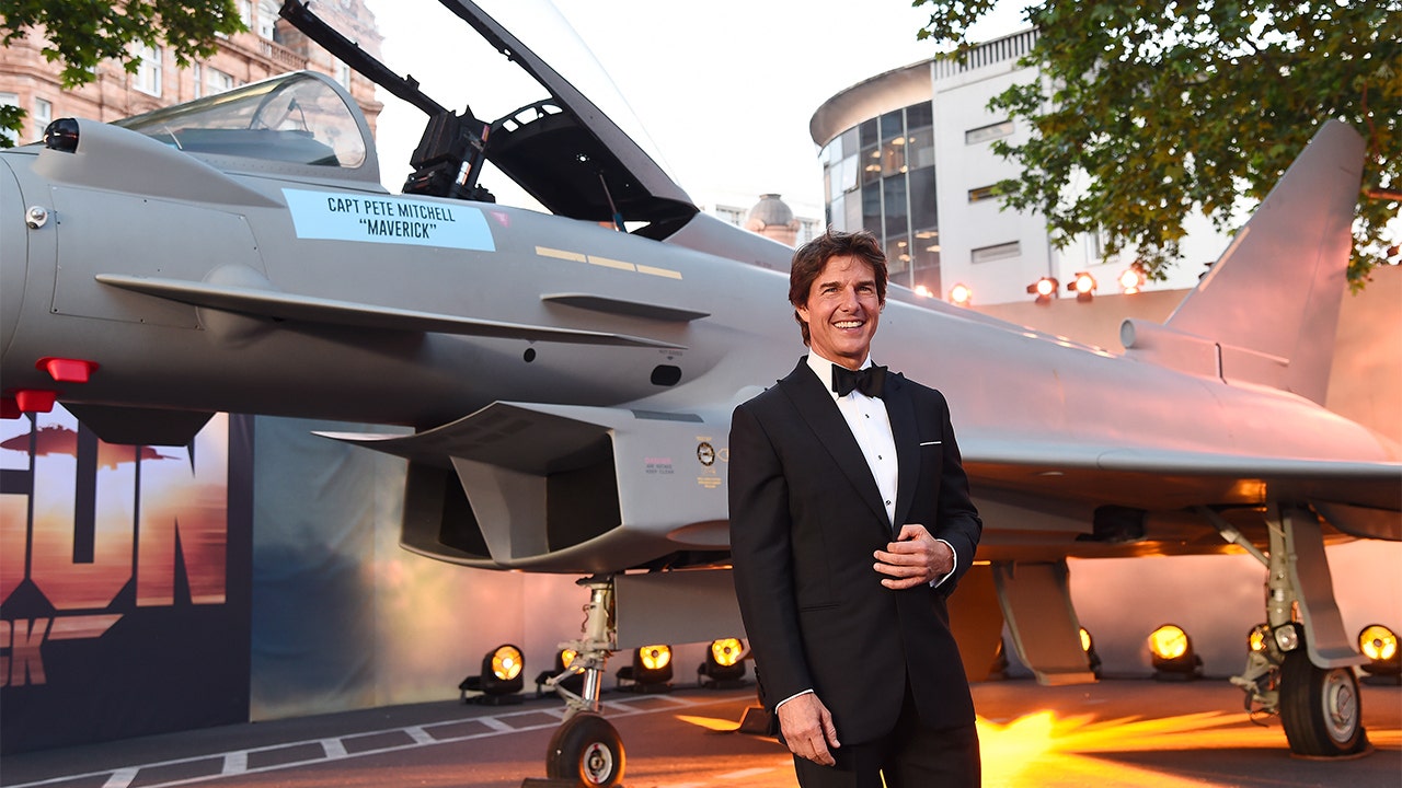 Column: Tom Cruise, 'Top Gun: Maverick' industry superhero? - Los