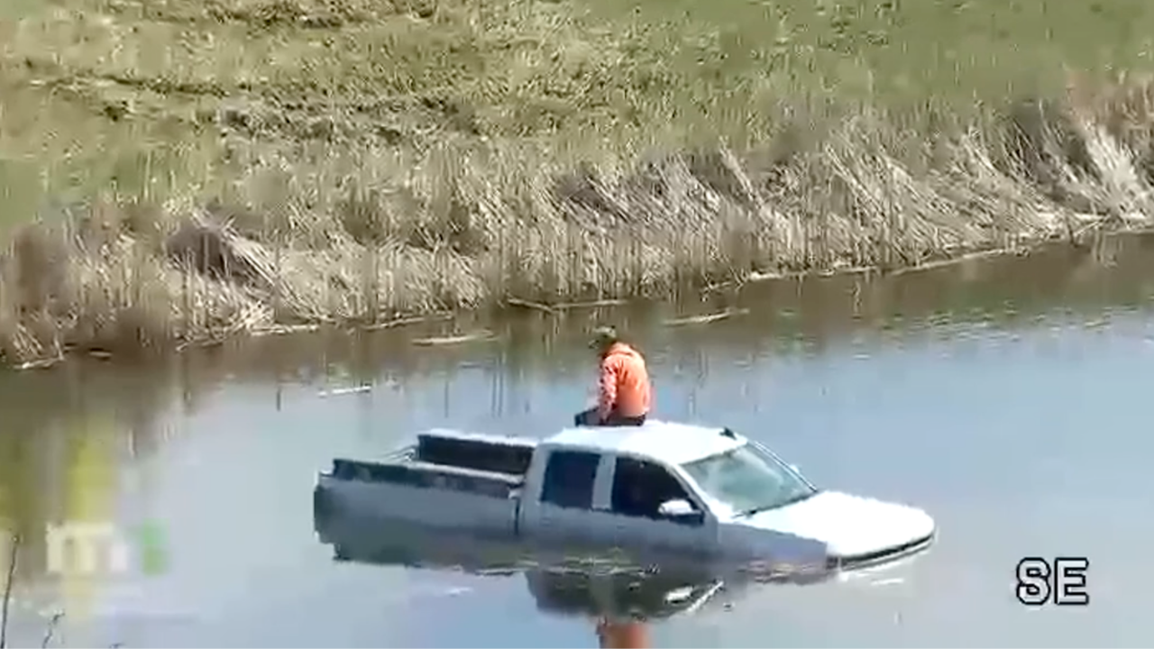 Minnesota crews rescue man from sinking pickup