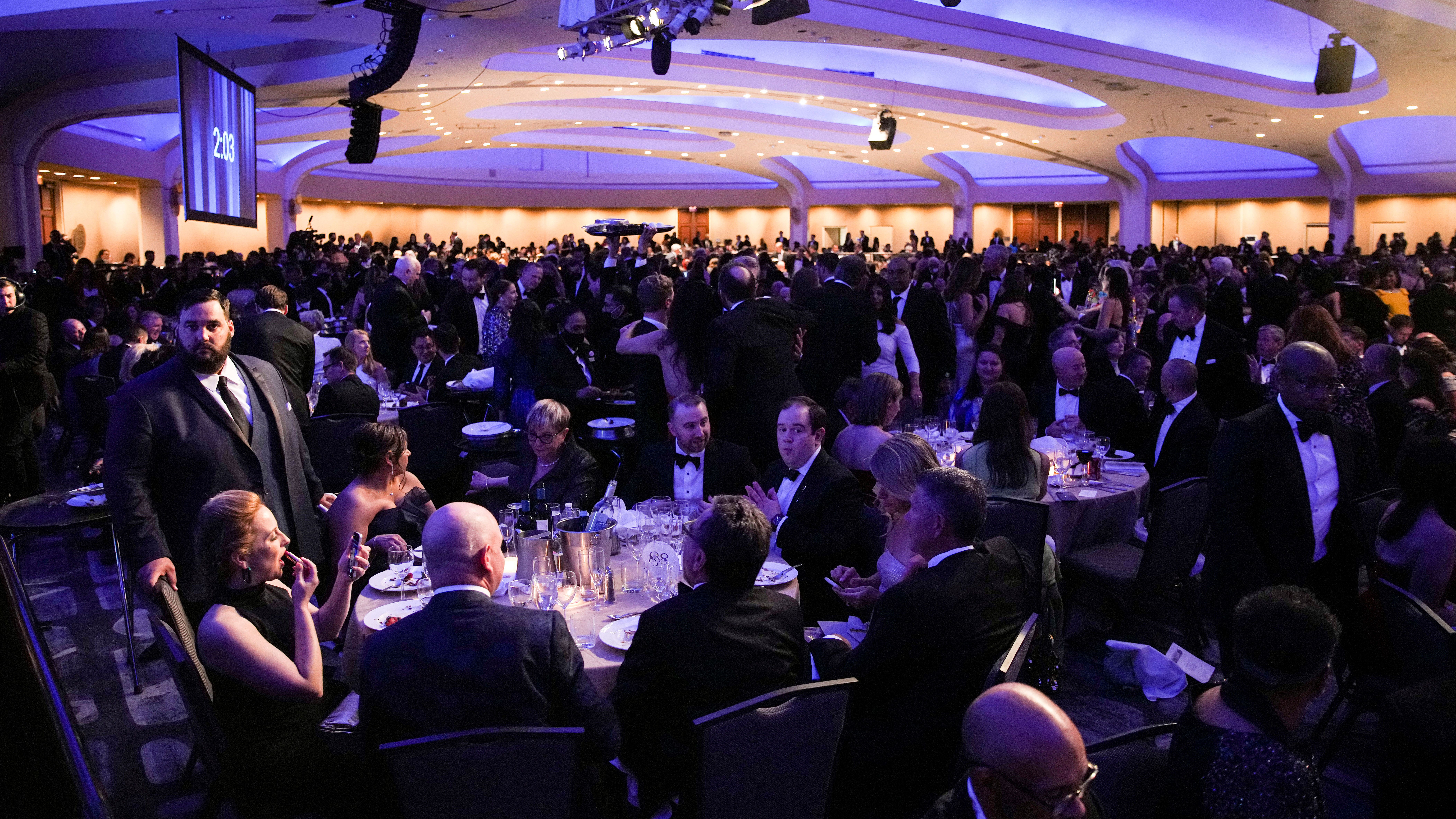 WaPo reporter caught maskless at White House Correspondents' Dinner despite expressing COVID fears