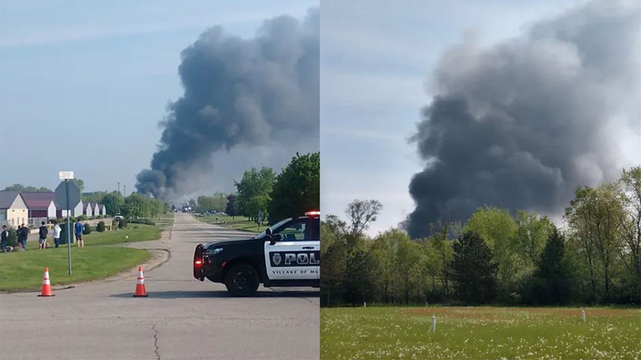 Explosion at Wisconsin marine construction company sets off billowing blaze