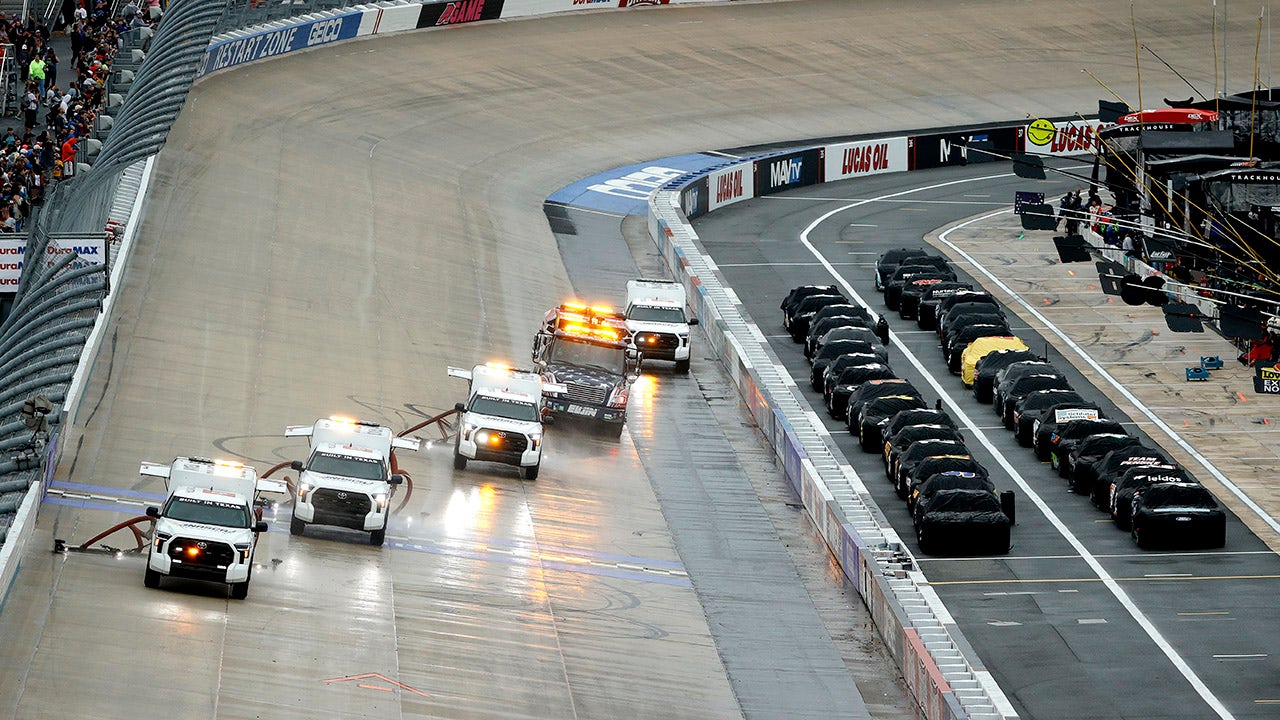 Rain delays finish of NASCAR Cup Series Dover race to Monday