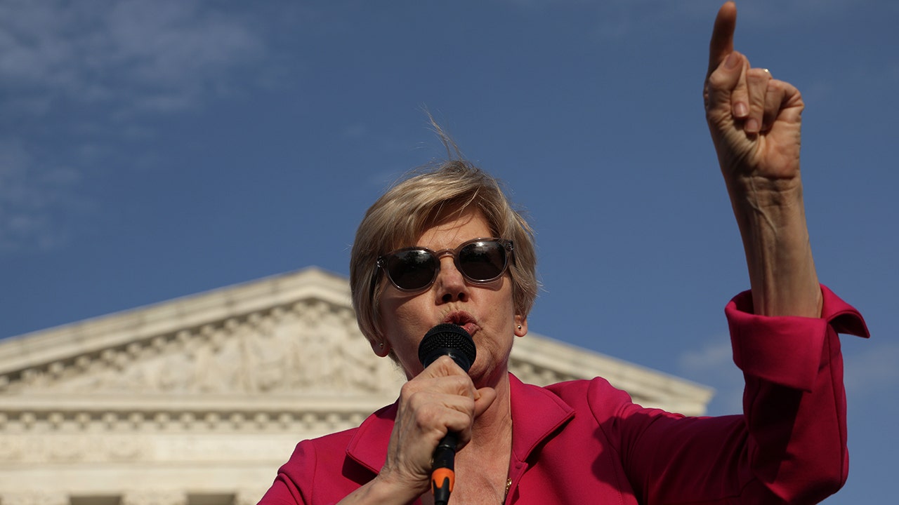 Furious Elizabeth Warren rallies protesters outside Supreme Court: 'We are not going back!'