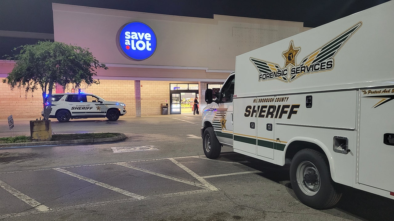 Florida armed robbery suspects fire shotgun at deputies during getaway, authorities say