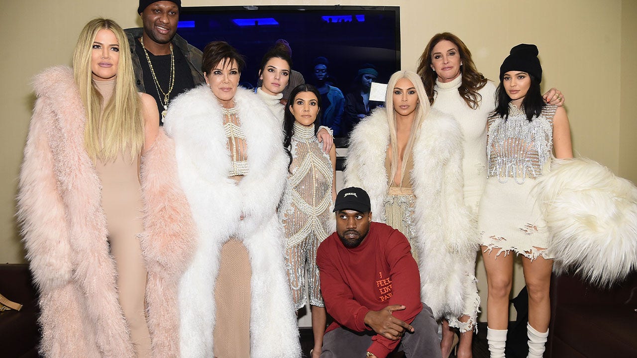Gia đình Kardashian: Nhìn lại những đám cưới xa hoa đã xây dựng nên một triều đại truyền hình thực tế