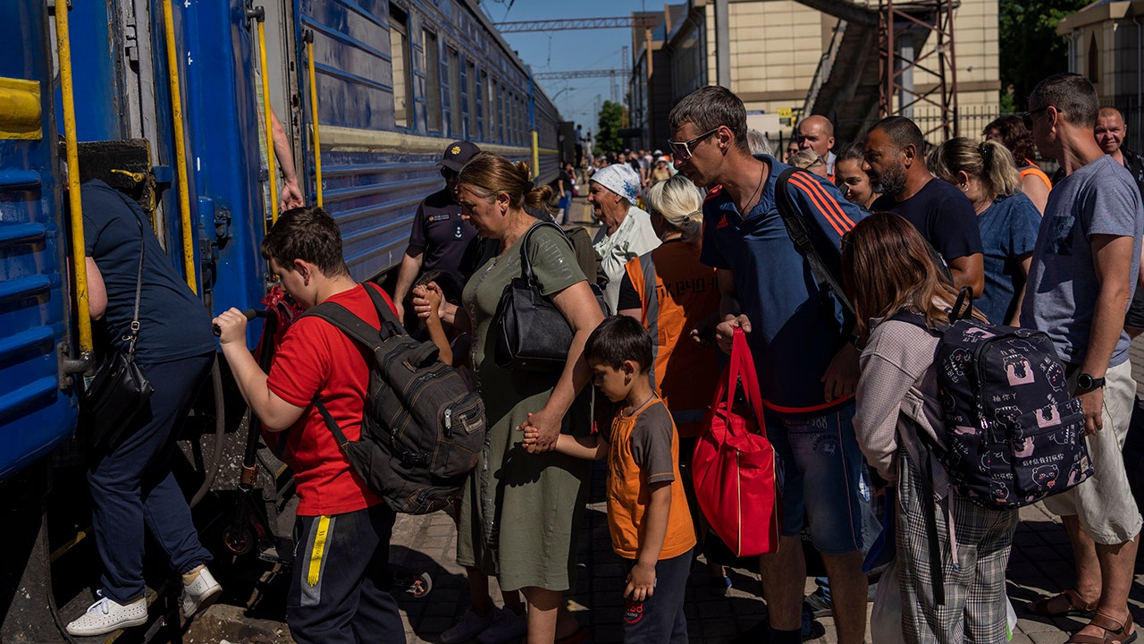 Ukraine war: Mariupol officials fear cholera outbreak from infected water supply could kill thousands