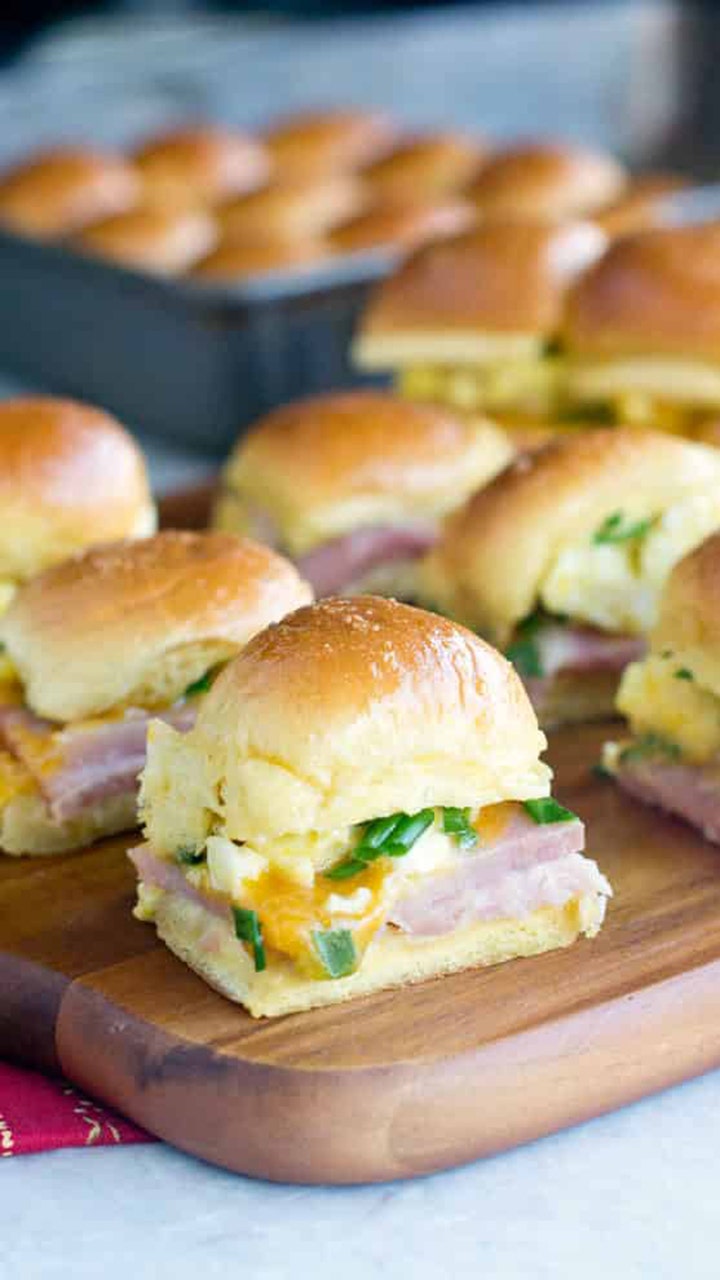 Breakfast sliders with eggs, ham and cheese: Try the recipe
