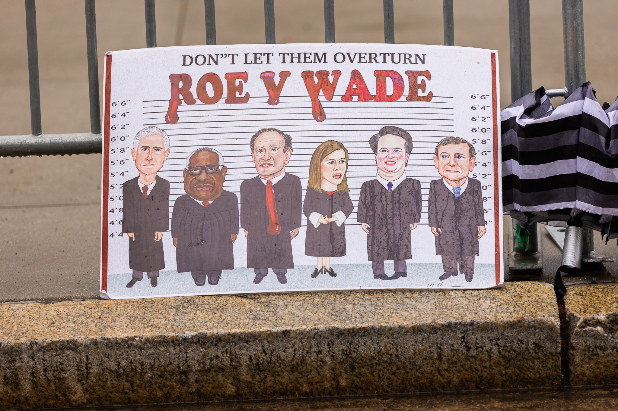Roe v. Wade ruling shows 'junta' SCOTUS treating women like 'baby-making machines,' says WaPo columnist