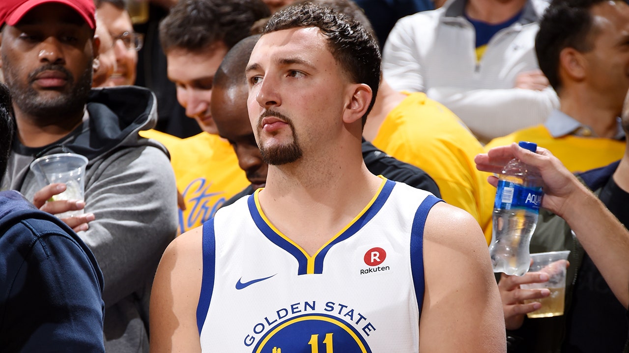 Klay Thompson impersonator says he's 'banned' from Warriors' arena after  making way onto court