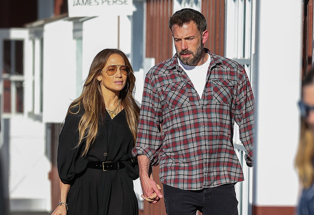 Jennifer Lopez calls Ben Affleck 'most selfless daddy ever' in loving Father's Day post