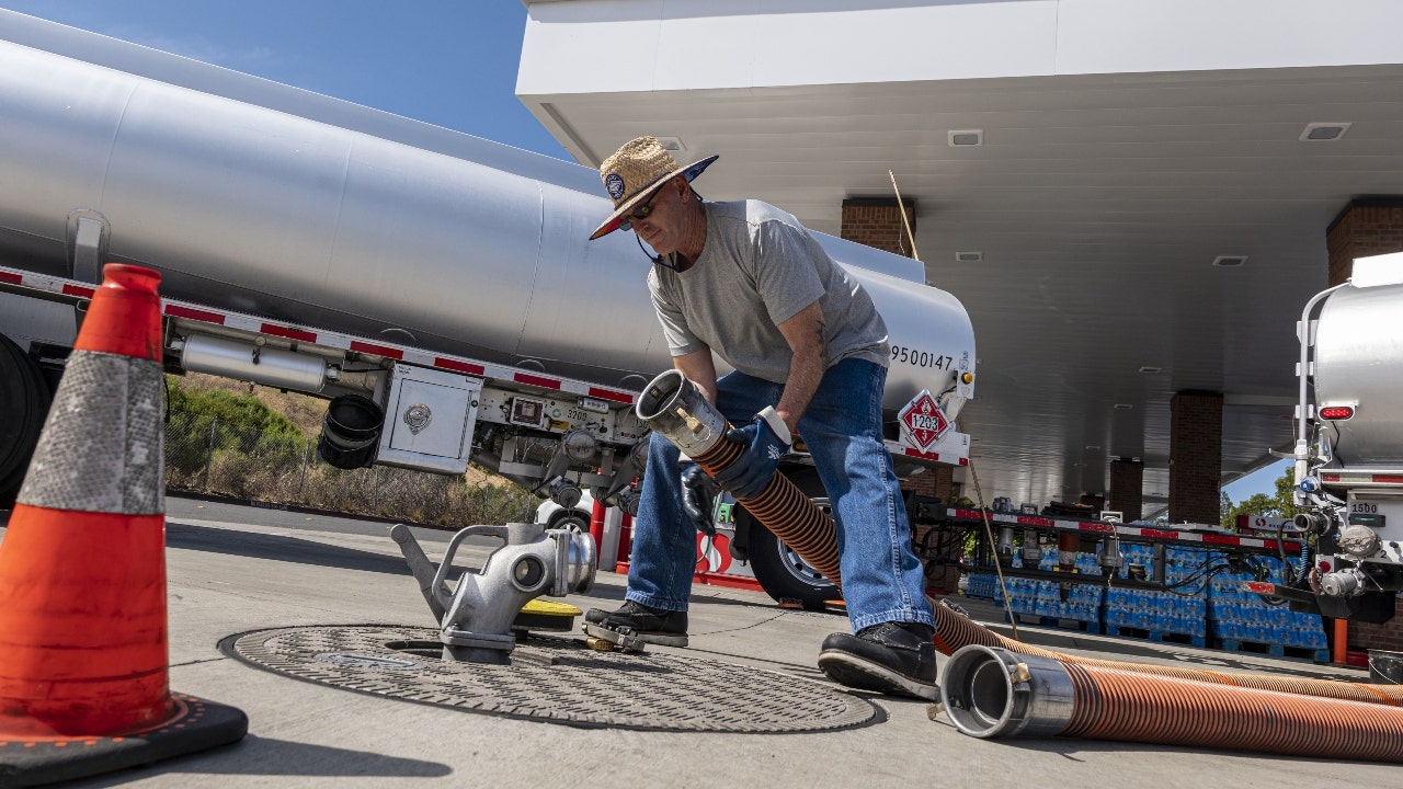 Americans stealing gas, reselling it amid record prices: 'There's no Robin Hood in this'