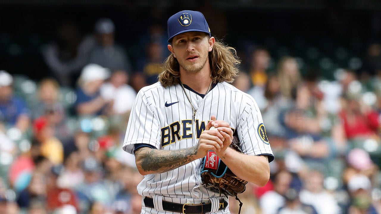 Brewers pitcher calls out front office for Josh Hader trade during August  skid: 'Didn't send right message' 