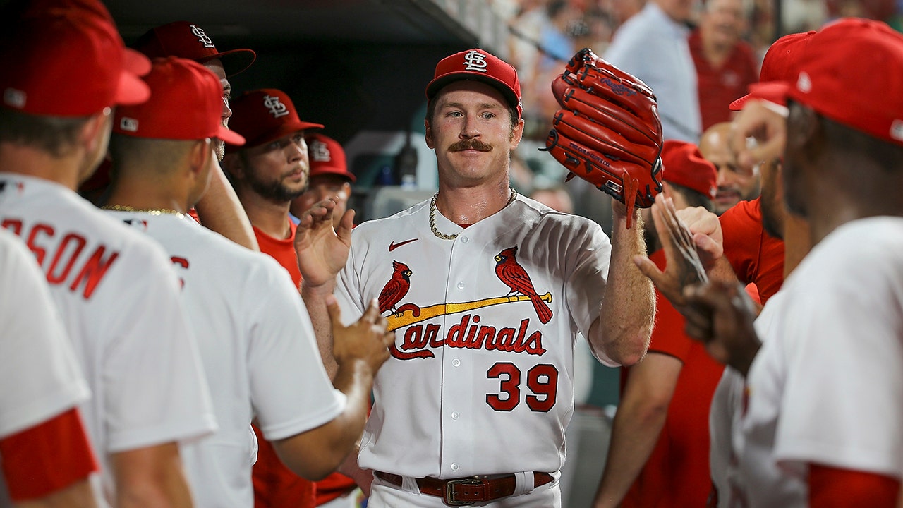 Cardinals' Miles Mikolas has no-hitter spoiled on last pitch in blowout win  over Pirates