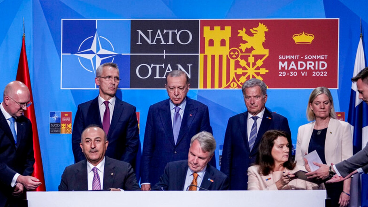 Turkey lifts opposition to Finland, Sweden joining NATO