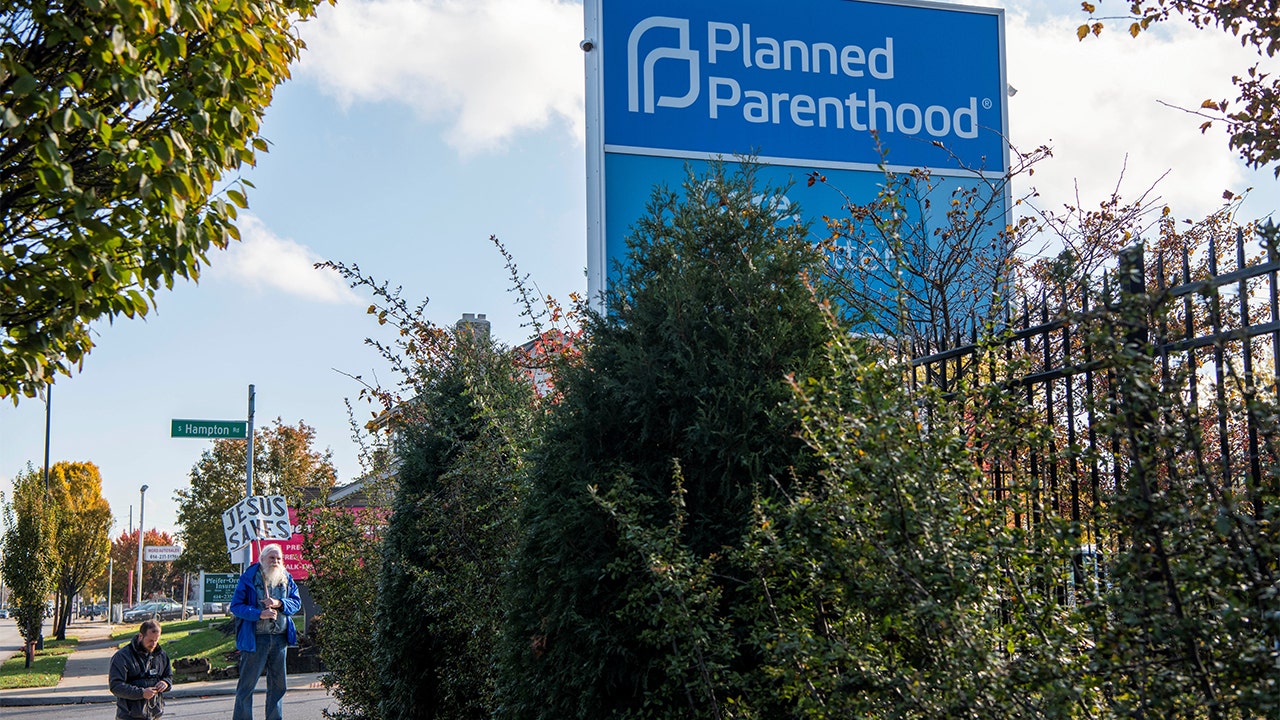 Planned Parenthood sues after New York town forbids clinic in retail plaza