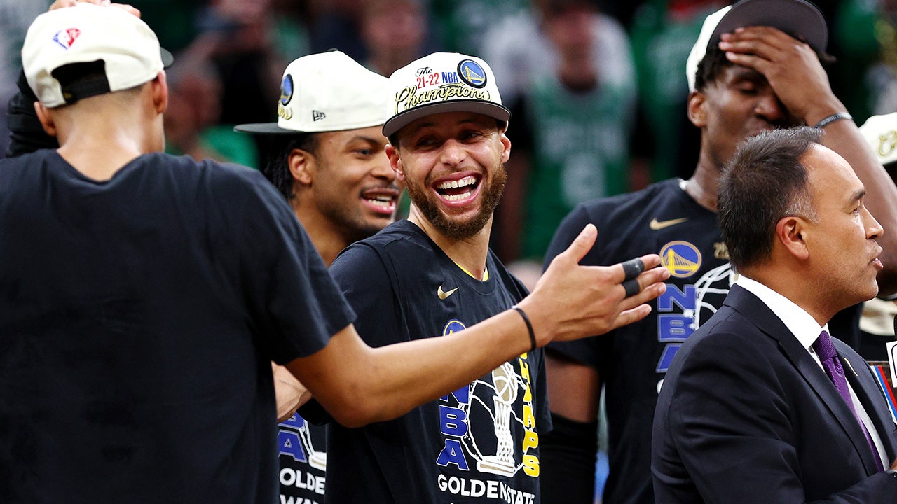 Brothers Steph, Seth Curry Will Face Off in NBA All-Star Weekend 3-Point  Contest - CBS San Francisco
