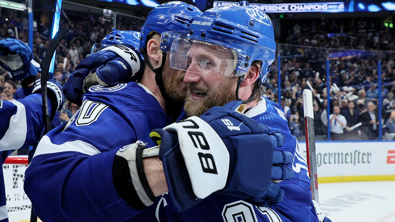 Steven Stamkos of the Tampa Bay Lightning celebrates with