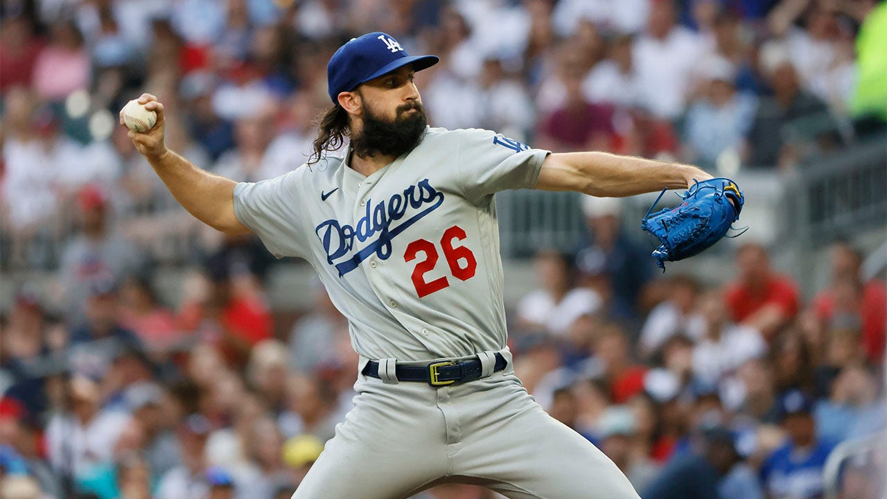 Dodgers stage late comeback and beat Braves behind Chris Taylor’s big day