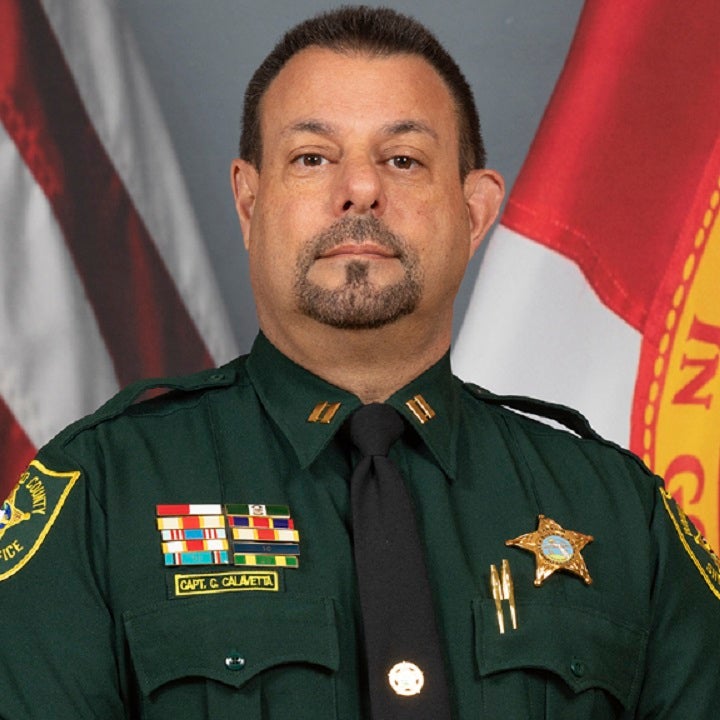 USA Updates Florida sheriff’s captain fired days after weapons incident at Parkland school: report
 TOU