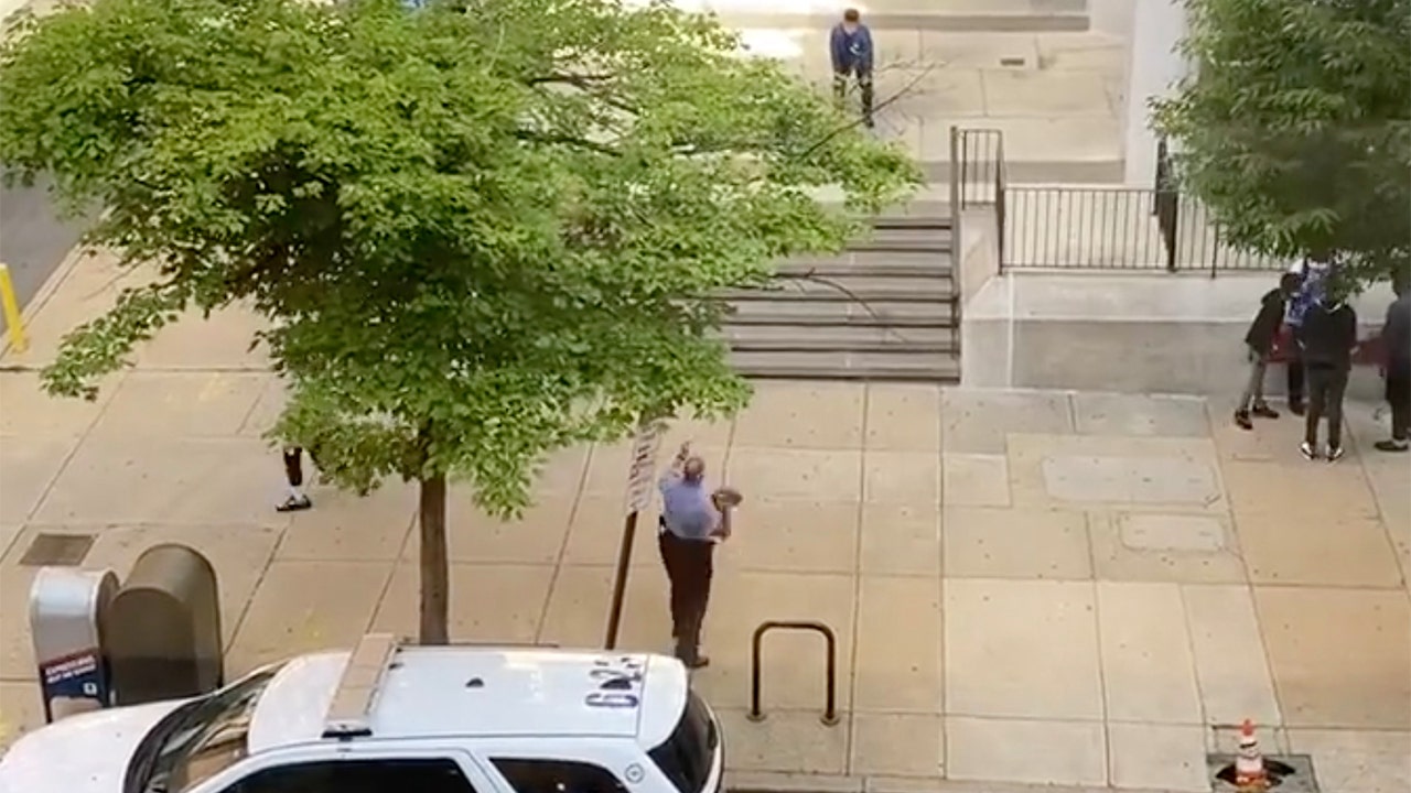 Philadelphia police officer throws football around with school kids: 'Not the first time'