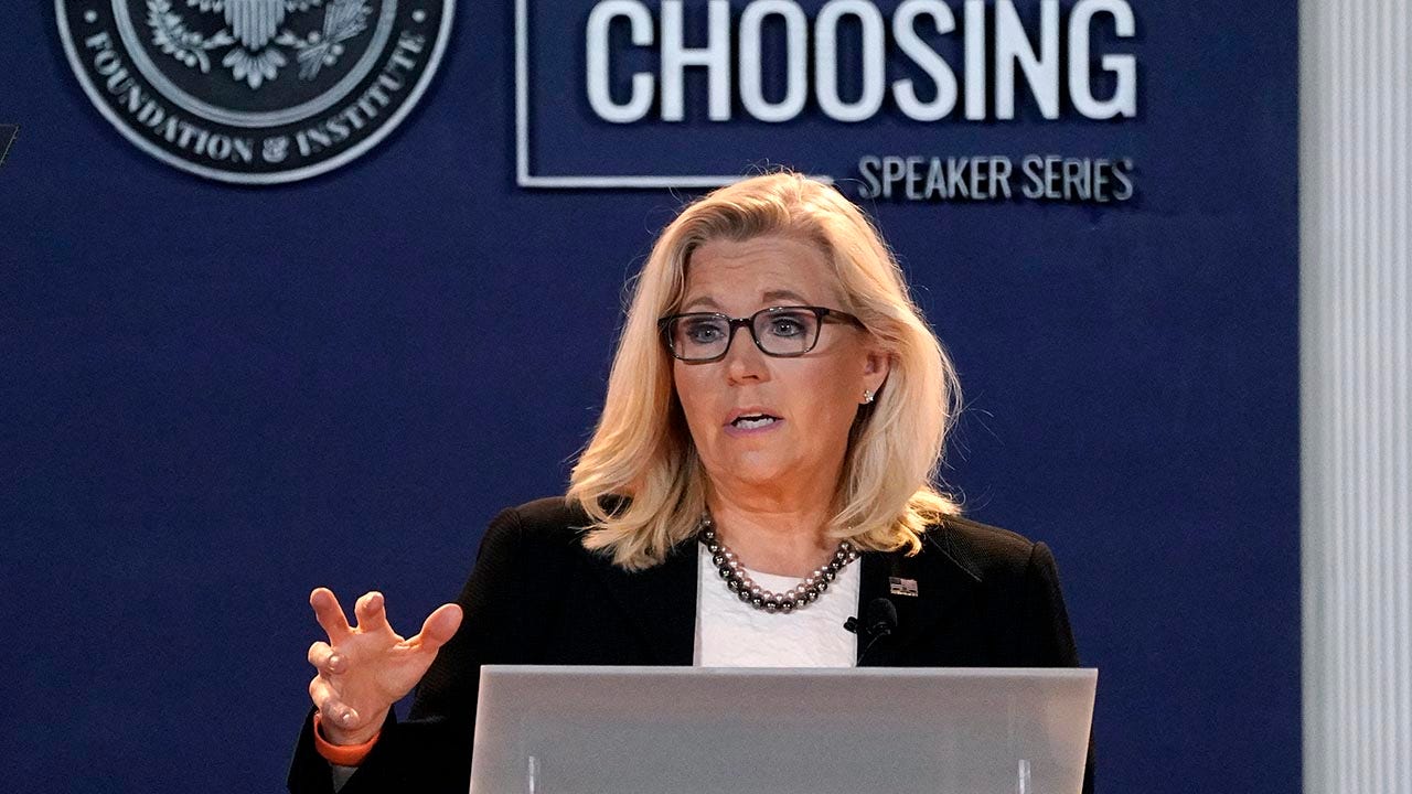 Liz Cheney calls Trump ‘domestic threat,’ says Republicans can’t both support him and Constitution