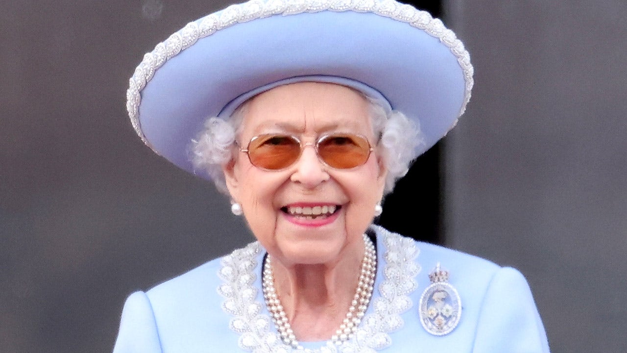 Twitter removes professor's tweet wishing Queen Elizabeth 'excruciating' pain in death