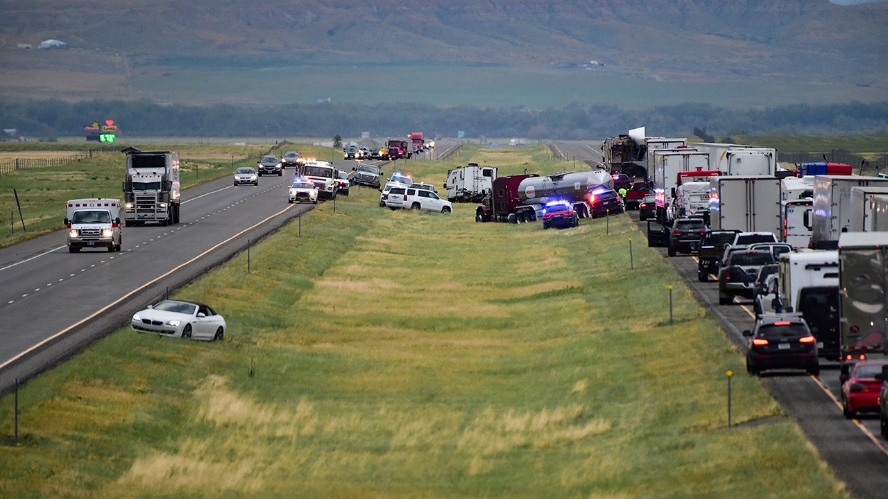 Massive 21-car pileup in Montana leaves at least 6 dead: ‘Mass casualty crash’