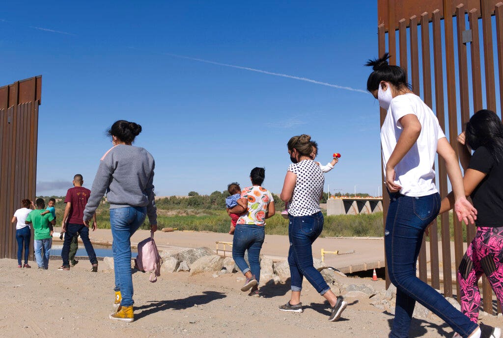 Rep. Hern bill would tax wire transfers out of US to fund border efforts, tackle illegal immigration