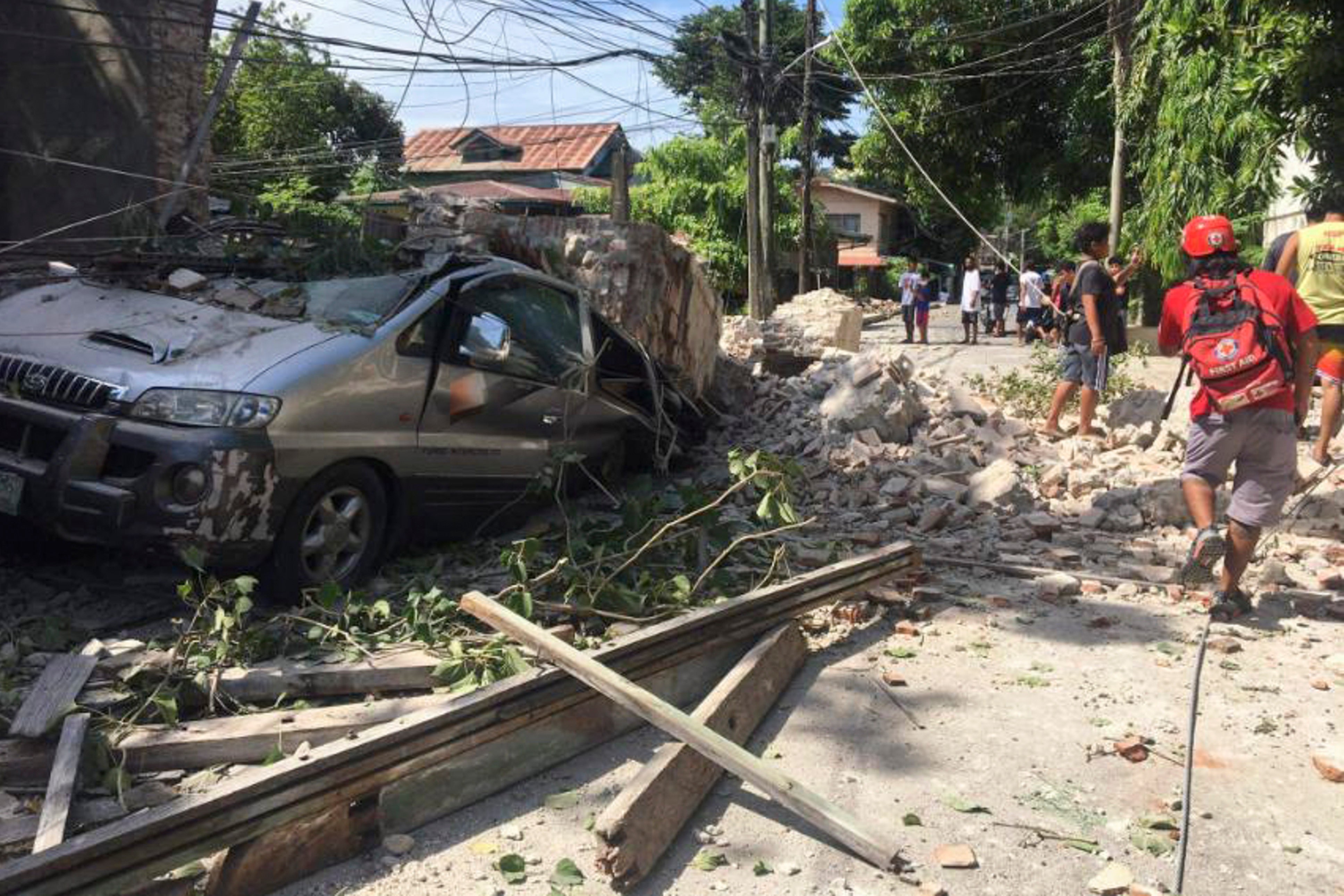 Earthquake in the Philippines kills at least 4, injures dozens