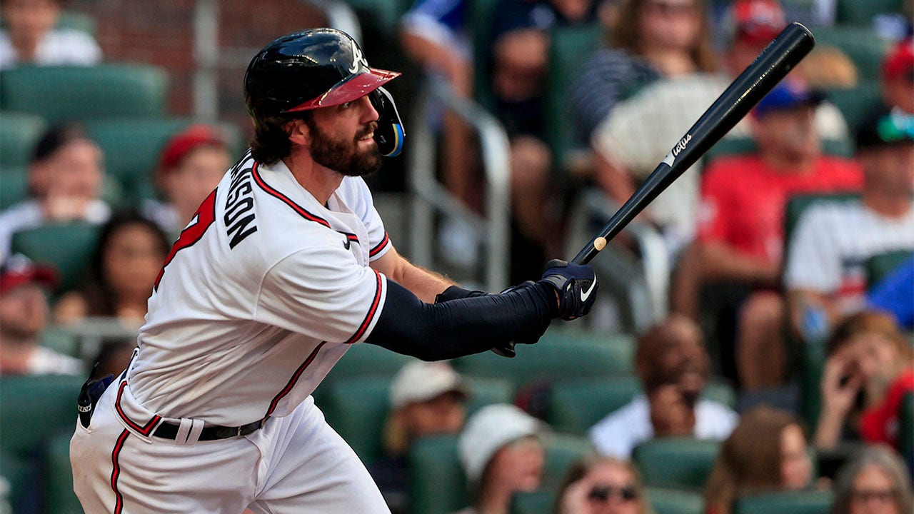 Cubs' Dansby Swanson swinging hot bat before first Braves series