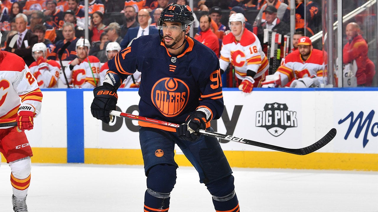 Evander Kane hospitalized with 'scary' injury after being cut by