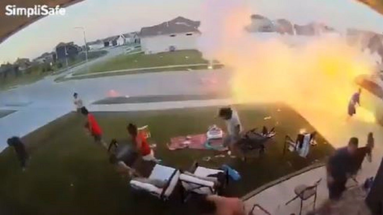 Homemade Fireworks Show - P3 - Fireworks Fuse Burn Times - Fireworks Fuse  Accident 