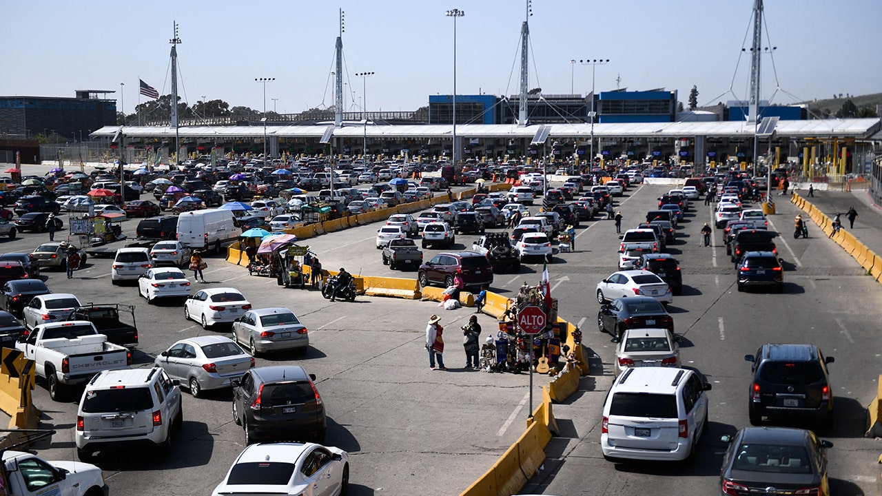 Americans traveling between Mexico, U.S. see vacations turn into nightmares at the border