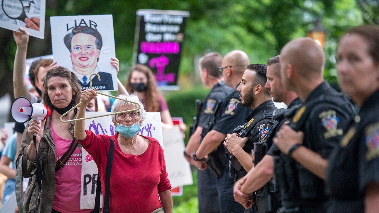 US Marshals were told not to arrest protesters at Supreme Court justices’ homes ‘unless absolutely necessary’