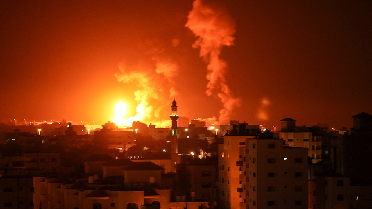 Nejméně čtyři rakety byly odpáleny z Gazy několik hodin poté, co Biden opustil Izrael