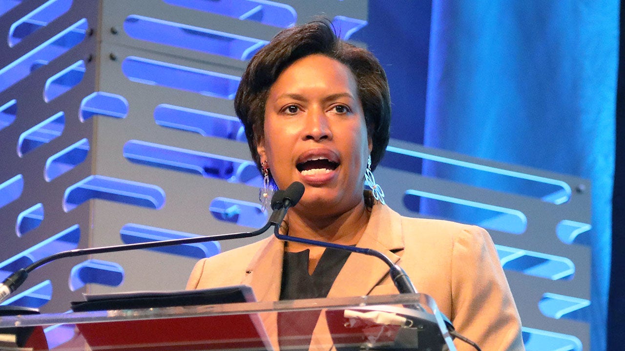 DC Mayor Muriel Bowser declares emergency over migrant buses from Texas, Arizona