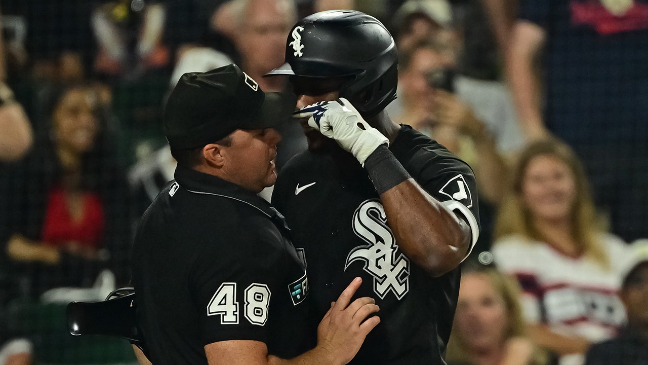 White Sox's Tim Anderson and Guardians' José Ramírez trade punches during  brawl at Progressive Field 