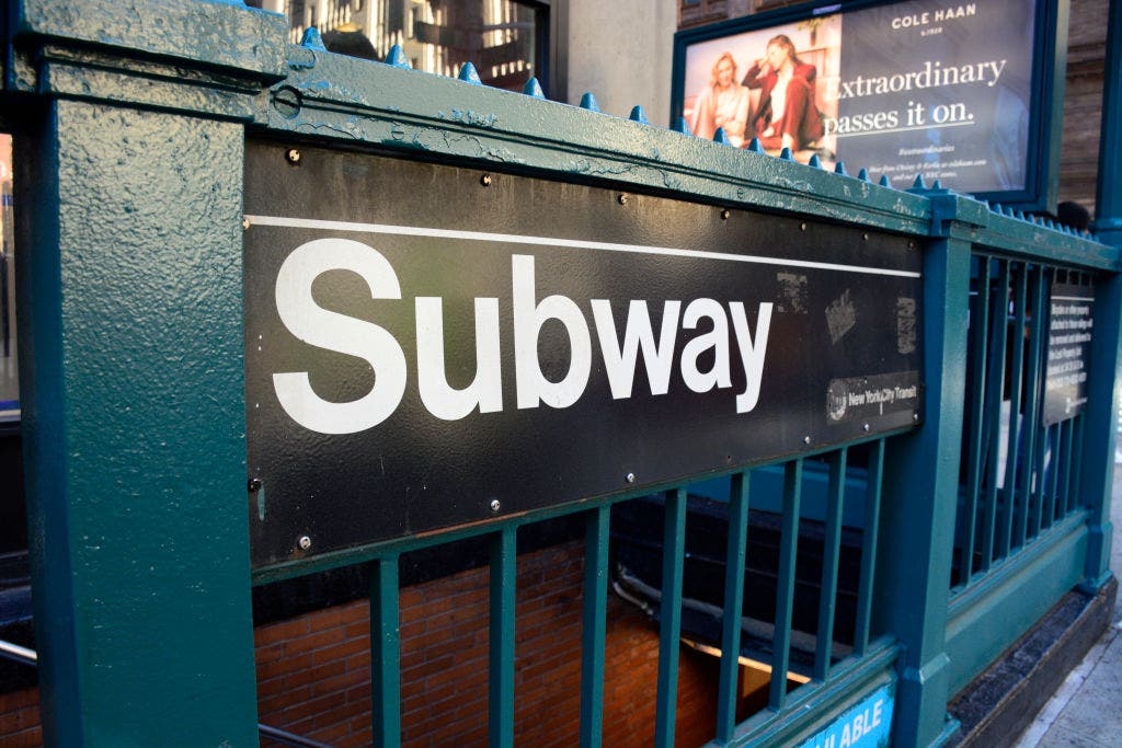 New York City subway system to offer WiFi