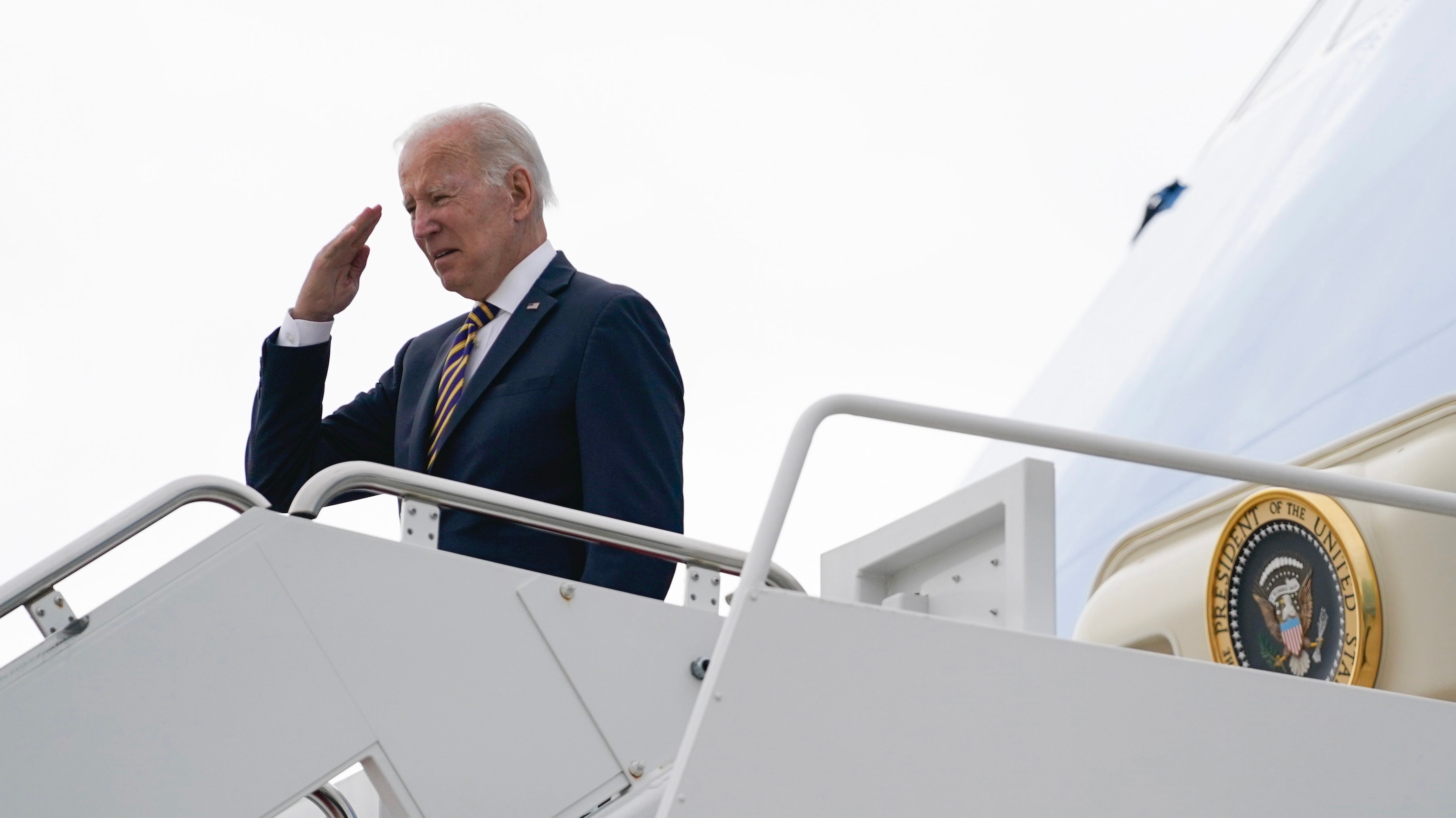 Some top Democrats keep their distance as Biden stops in Ohio on Wednesday