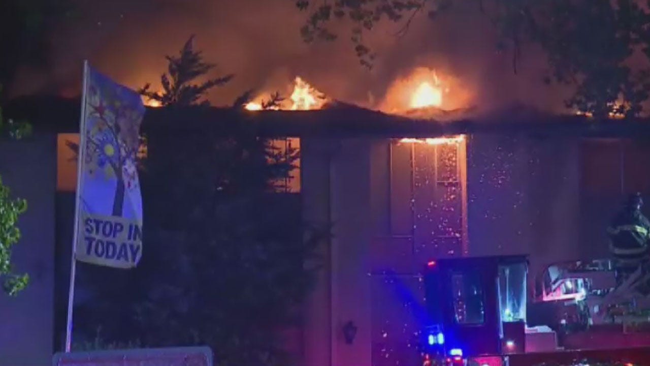2 dead in suspicious Missouri apartment complex fire, officials say