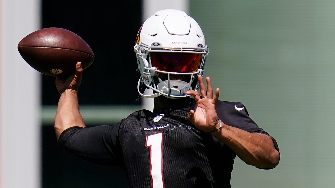 Kyler Murray, Cardinals agree to lucrative contract extension after  offseason drama