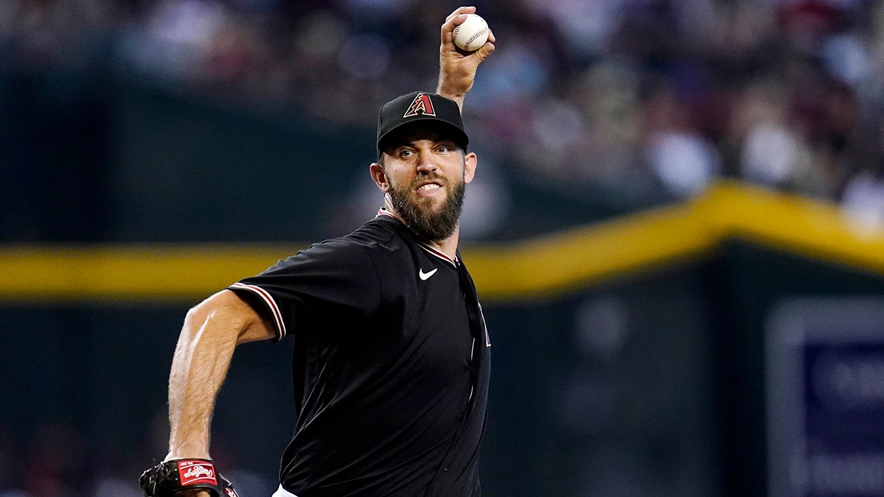 Diamondbacks ace Madison Bumgarner tees off on 'clown' Victor Robles for  'Barry Bonds' HR celebration