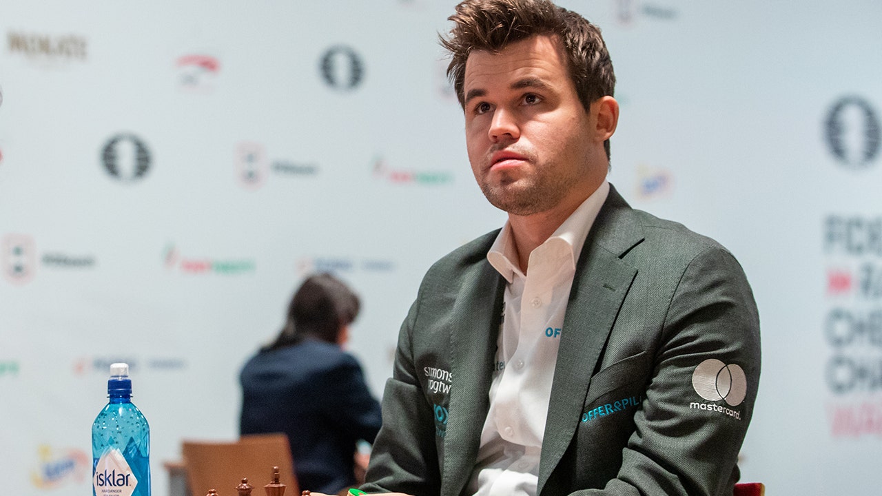 Magnus Carlsen on X: Warming up with some carlsbad structures turned out  to be quite relevant / X