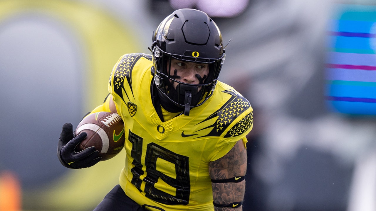 oregon ducks yellow uniforms