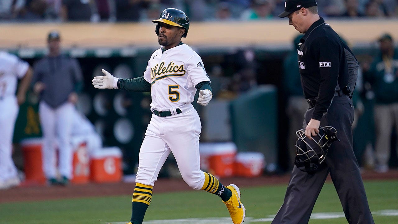 The 5-foot-6 Tony Kemp celebrated some Astros home runs by picking up his  teammates