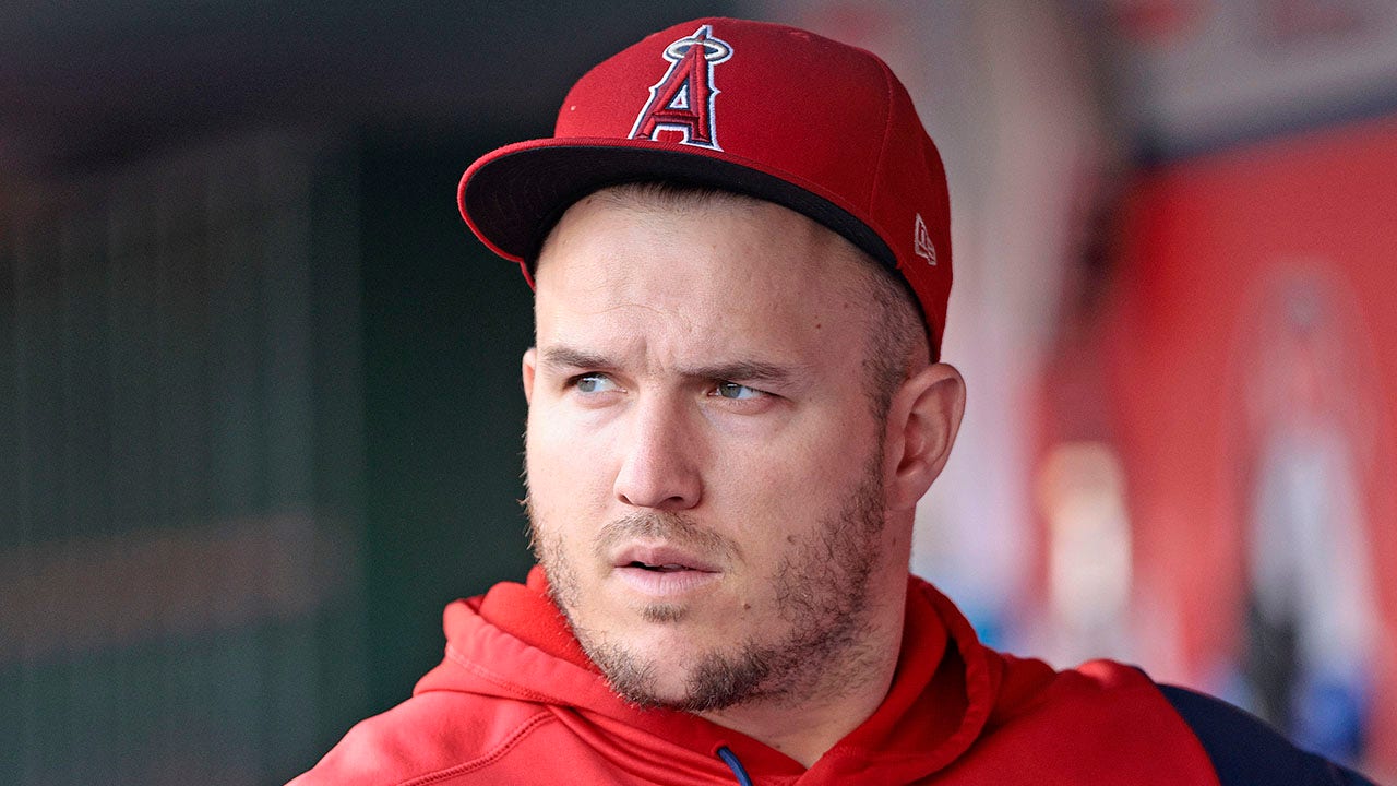 Angels Trainer Says Mike Trout Has Rare Chronic Back Condition