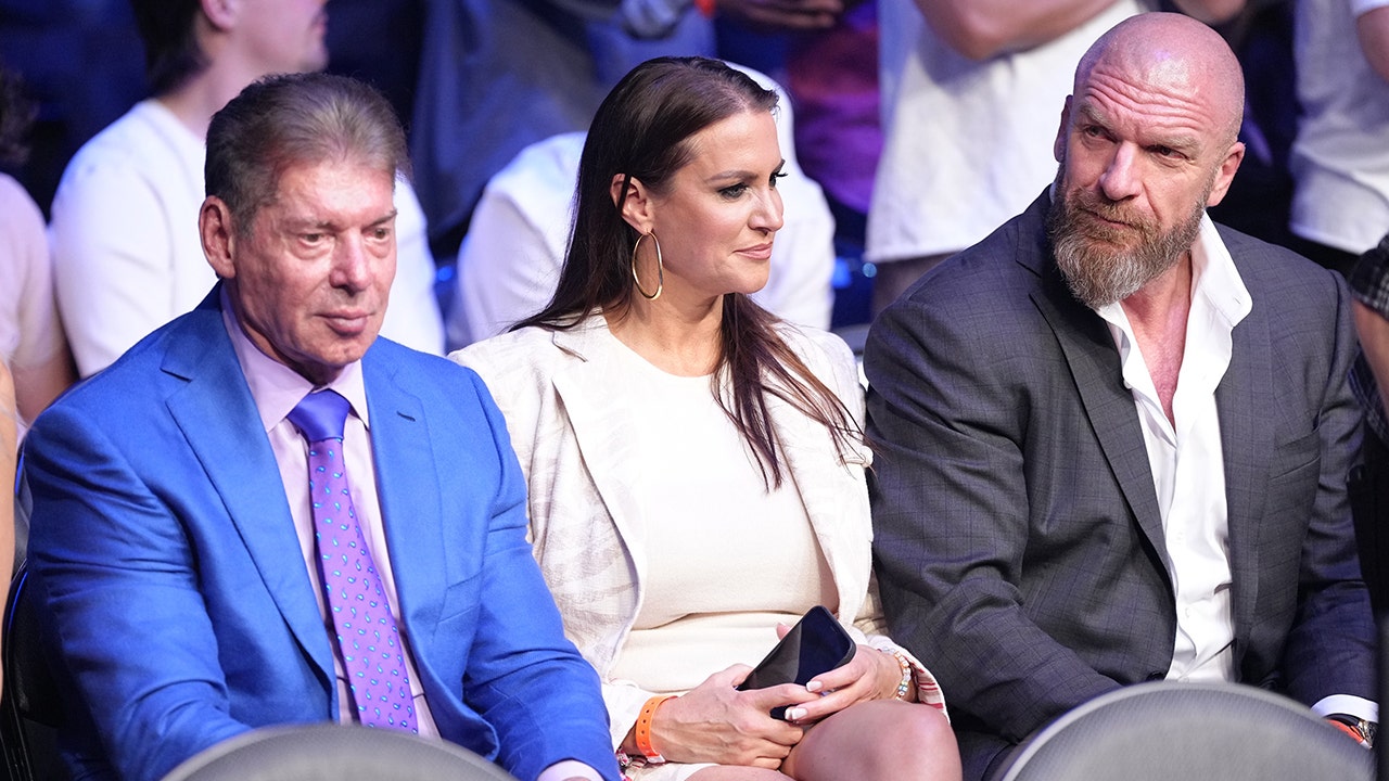 La WWE anuncia coCEOs tras la jubilación de Vince McMahon Fox News